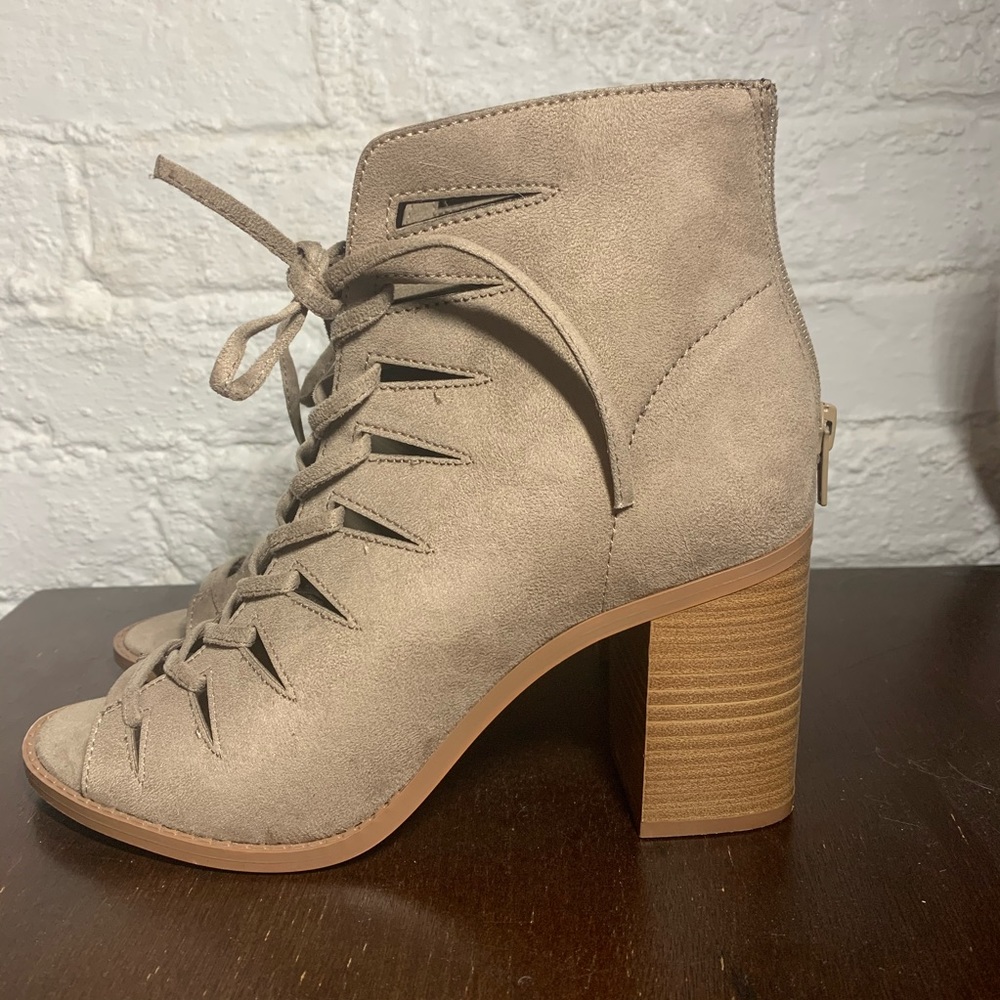 Lace up size 7.5 Heels